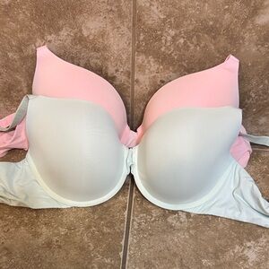 Victoria’s Secret Pink and Green Women's Bra Bundle